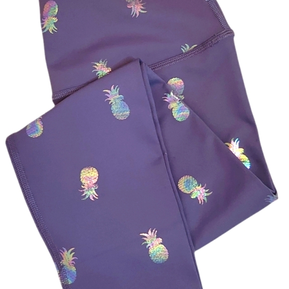 BEYOND YOGA NWOT XS PURPLE LEGGINGS WITH SILVER METALLIC PINEAPPLES - Picture 5 of 8